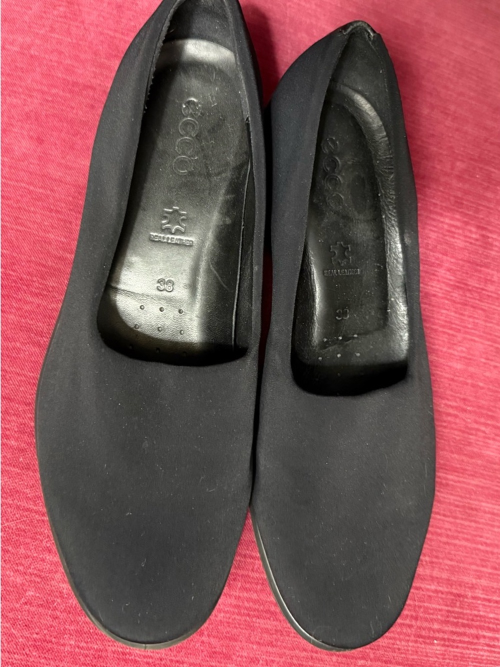 Ecco Black Slip-On Comfort Flats - Picture 2 of 10